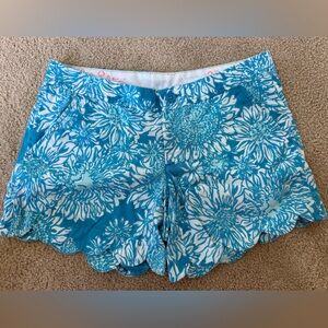 Lilly Pulitzer Buttercup‎ scallop lion Shorts